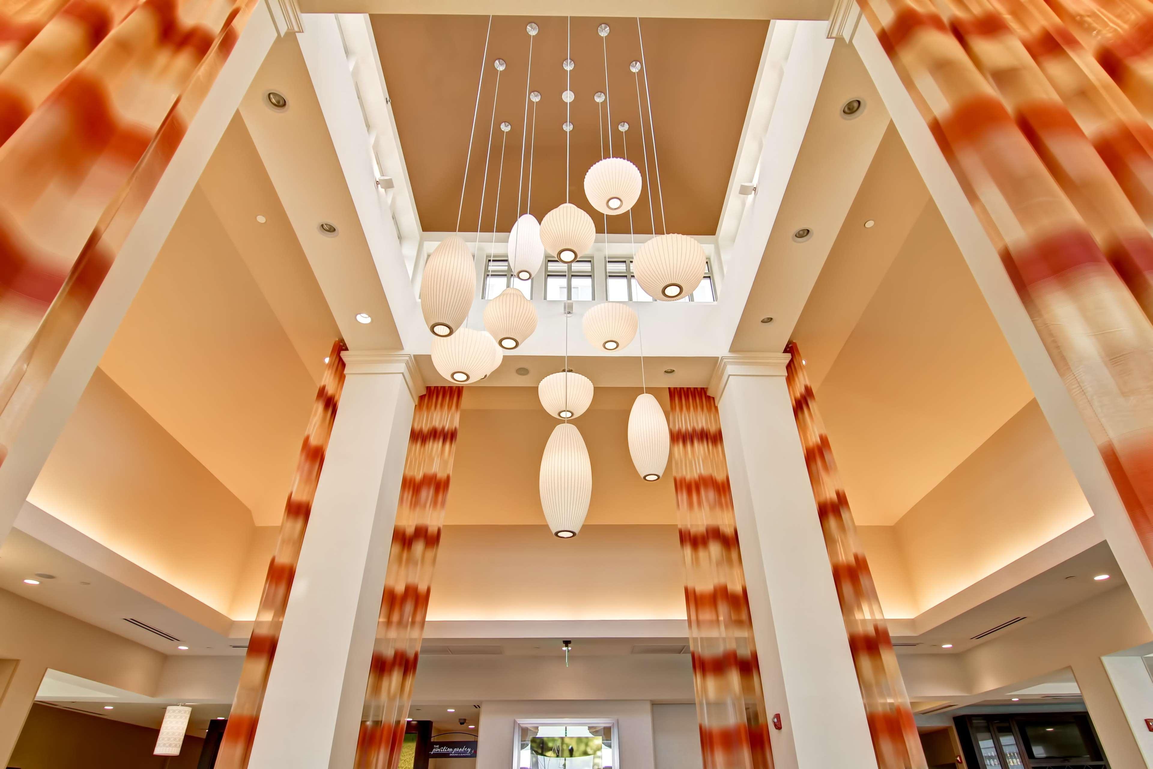 Hilton Garden Inn Woodbridge Exterior foto