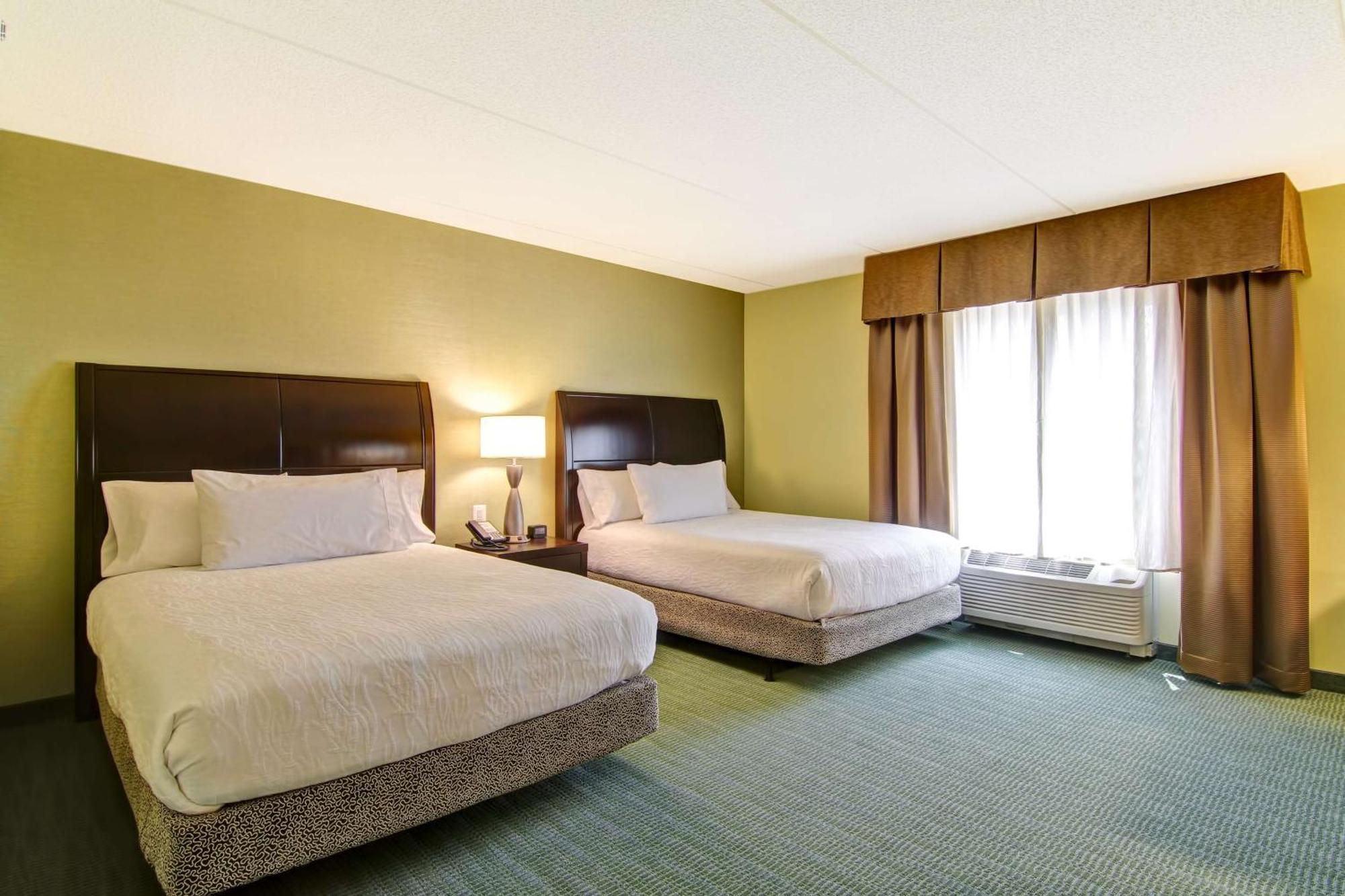 Hilton Garden Inn Woodbridge Exterior foto
