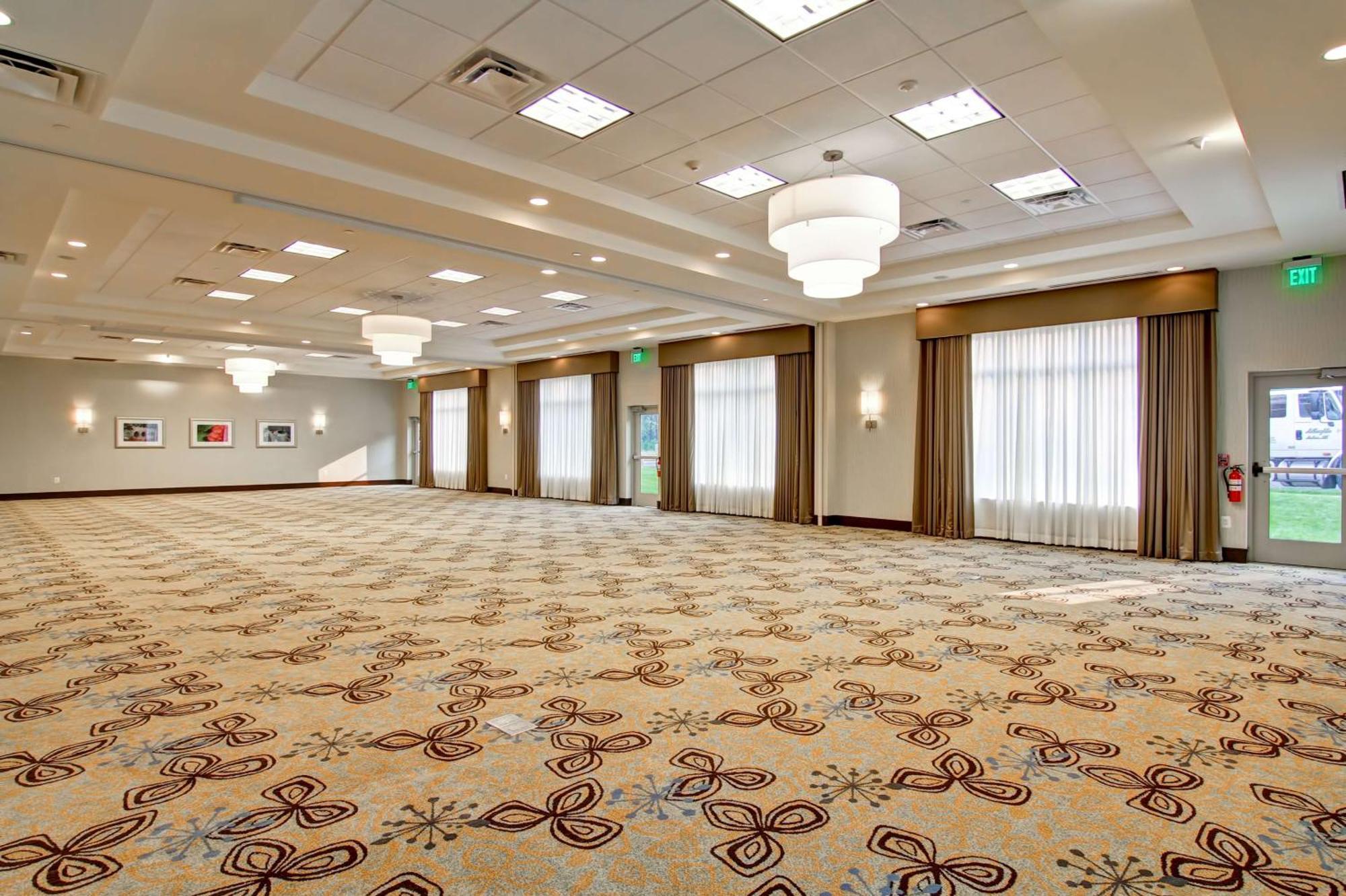 Hilton Garden Inn Woodbridge Exterior foto